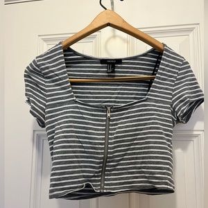 forever 21 zip-up crop top | size: M | like new